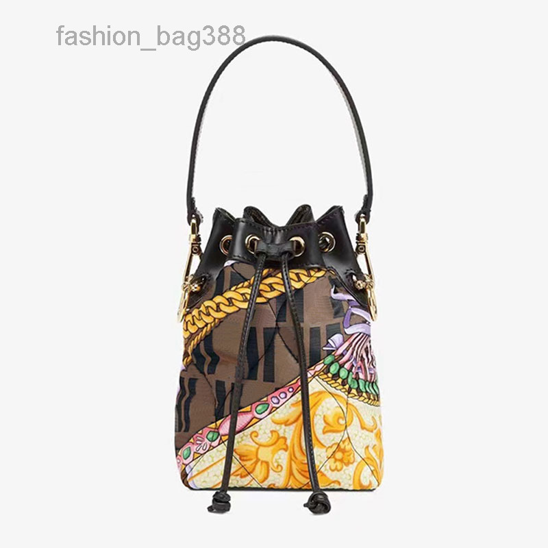 Evening Bags Mini Bucket Bag Tote Purse Cross Body Bags Shoulder Handbags Women Old Flower Canvas Leather Floral Print Letter Drawstring String Purses Wallet
Evening Bags Mini Bucket Bag Tote Purse Cross Body Bags Shoulder Handbags Women Old Flower Canvas Leather Floral Print Letter Drawstring String Purses Wallet