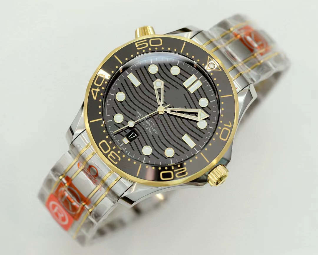 Men's Watch OR factory produces sapphire glass 904L fine steel watchband folding buckle, Customize
Men's Watch OR factory produces sapphire glass 904L fine steel watchband folding buckle, Customize