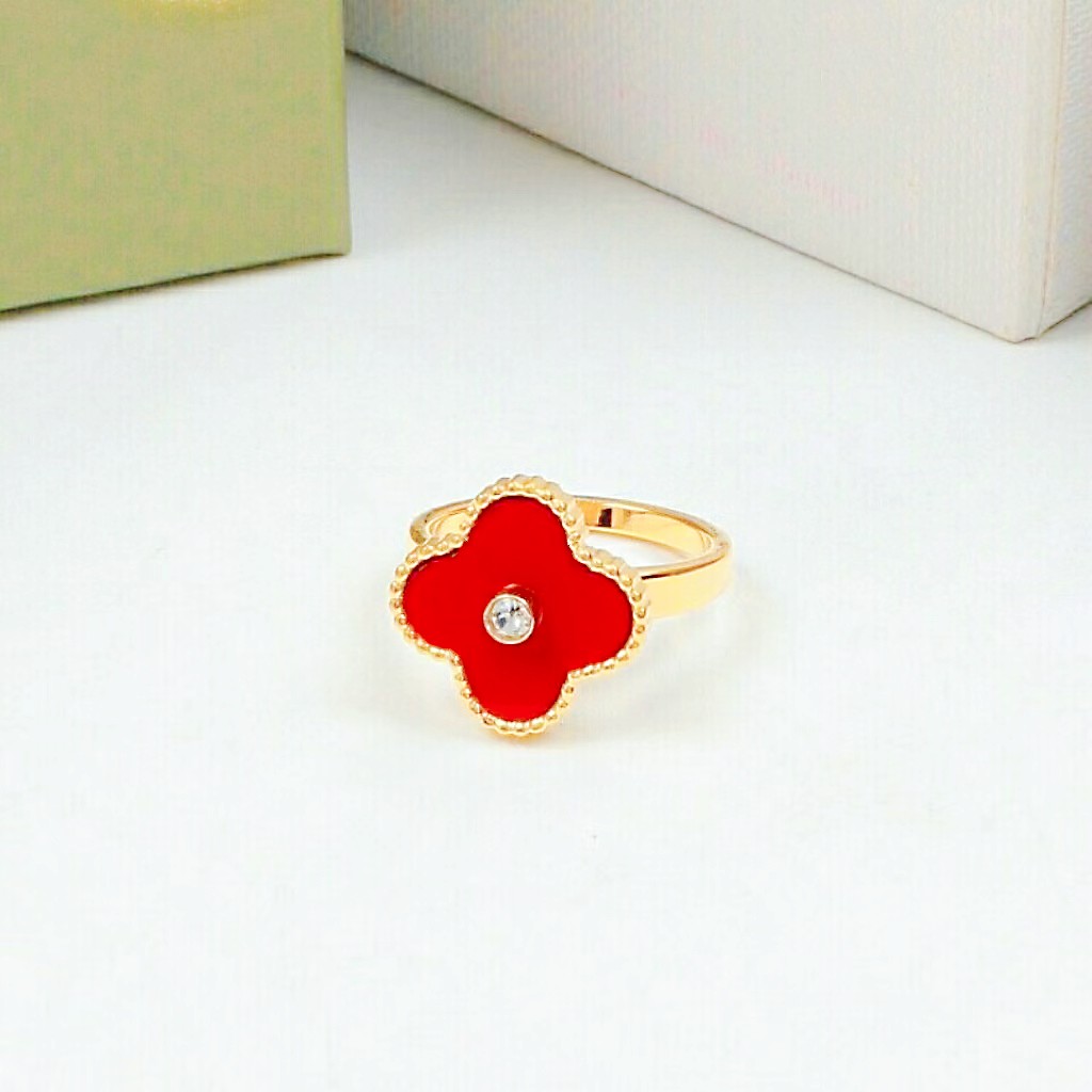 18K Classic Clover Ring Luxury Ladies Shell Rings Girls Holiday Gifts 316L Stainless Steel Jewelry Factory Wholesale Retail
18K Classic Clover Ring Luxury Ladies Shell Rings Girls Holiday Gifts 316L Stainless Steel Jewelry Factory Wholesale Retail