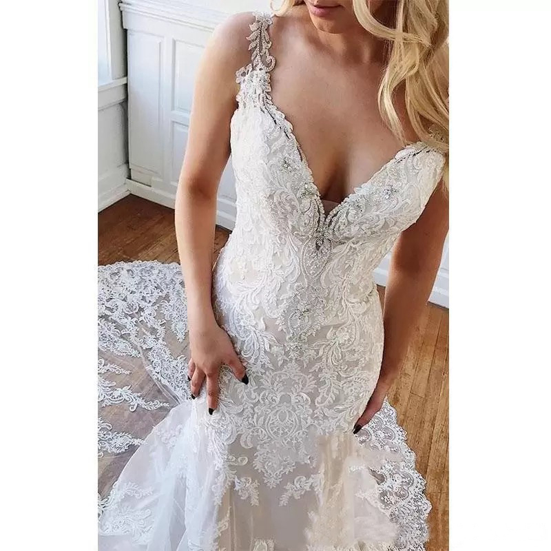 Gorgeous Lace Mermaid Dresses Sexy V Neck Applique Beaded Cathedral Train Trumpet Garden Beach Bride Wedding Gown