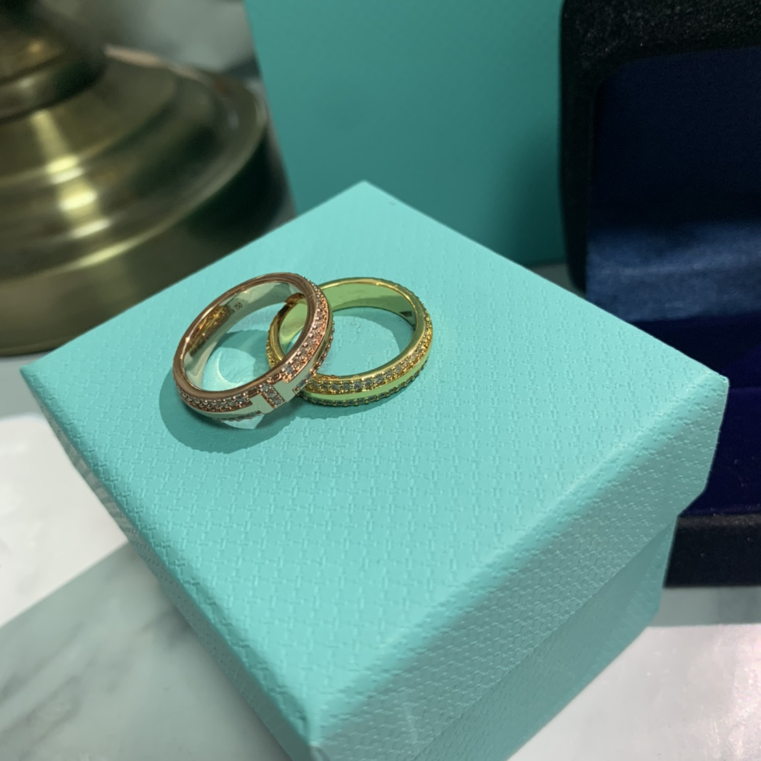 Designers ring fashion women jewelrys gift luxurys Full Diamond gold rings Designer couple jewelry gifts Simple personalized style Party good nice
Designers ring fashion women jewelrys gift luxurys Full Diamond gold rings Designer couple jewelry gifts Simple personalized style Party good nice