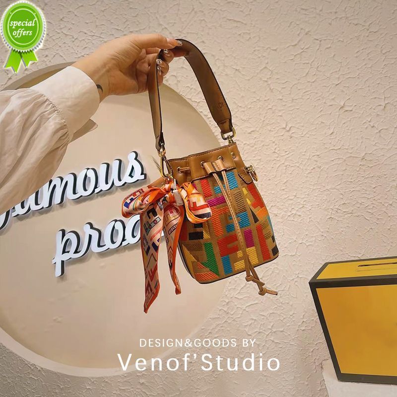 Purses Ladies Handbagsdesigner Clutch Bag Evening Clutches Fashion New Canvas Double Ff Mini Drawstring Bucket Shoulder Portable Small, Sky blue
Purses Ladies Handbagsdesigner Clutch Bag Evening Clutches Fashion New Canvas Double Ff Mini Drawstring Bucket Shoulder Portable Small, Sky blue
