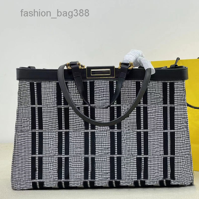 Evening Bags Embroidery Tote Bag Canvas Shopping Handbag Large Capacity Women Shoulder Bags Fashion Check Letter Printing Twist Purse Wallets
Evening Bags Embroidery Tote Bag Canvas Shopping Handbag Large Capacity Women Shoulder Bags Fashion Check Letter Printing Twist Purse Wallets
