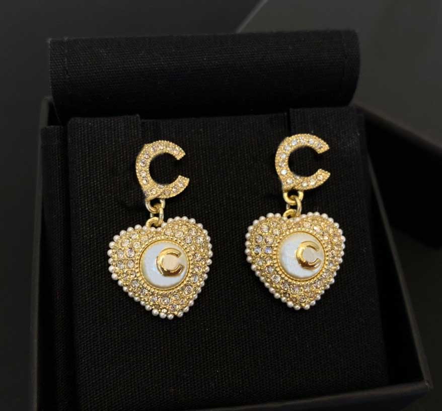 2022 Luxury quality Charm heart shape drop earring with diamond and bracelet have box stamp PS7202A
2022 Luxury quality Charm heart shape drop earring with diamond and bracelet have box stamp PS7202A