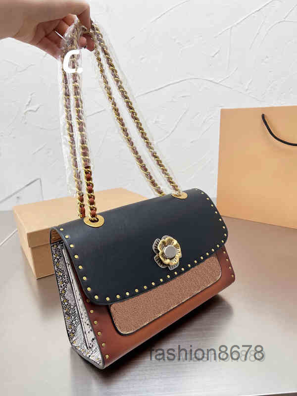 Snakeskin Flower Lock Panel Shoulder Bags Women Luxury Brand Handbag Chain Strap Leather Designer Crobody Female Purses 2022 quality, Black
Snakeskin Flower Lock Panel Shoulder Bags Women Luxury Brand Handbag Chain Strap Leather Designer Crobody Female Purses 2022 quality, Black