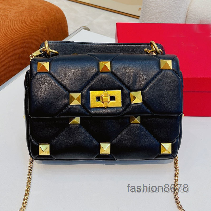 Evening Bags Cross Body Designer 5 Colors Rivet Crobody Bags Women Flap Handbag Purse Lambskin Leather Chain Shoulder Handle Hand Twist, Red
Evening Bags Cross Body Designer 5 Colors Rivet Crobody Bags Women Flap Handbag Purse Lambskin Leather Chain Shoulder Handle Hand Twist, Red