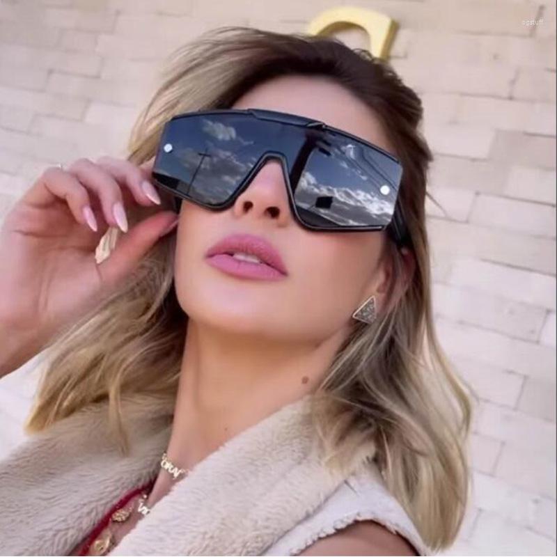 Sunglasses 2022 Fashion Vintage Oversized Square Women Siamese Large Frame Irregular Black Sun Glasses Men Traveling Goggles
Sunglasses 2022 Fashion Vintage Oversized Square Women Siamese Large Frame Irregular Black Sun Glasses Men Traveling Goggles