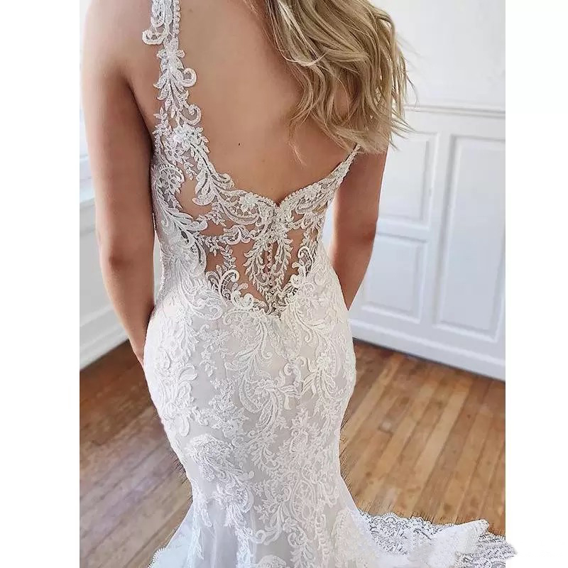 Gorgeous Lace Mermaid Dresses Sexy V Neck Applique Beaded Cathedral Train Trumpet Garden Beach Bride Wedding Gown