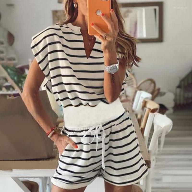 Women' Tracksuits Women' Summer Women Striped Top Shorts Set Lady Oversized 4XL Black White Short Sleeve T-shirt Drawstring Suits
Women' Tracksuits Women' Summer Women Striped Top Shorts Set Lady Oversized 4XL Black White Short Sleeve T-shirt Drawstring Suits