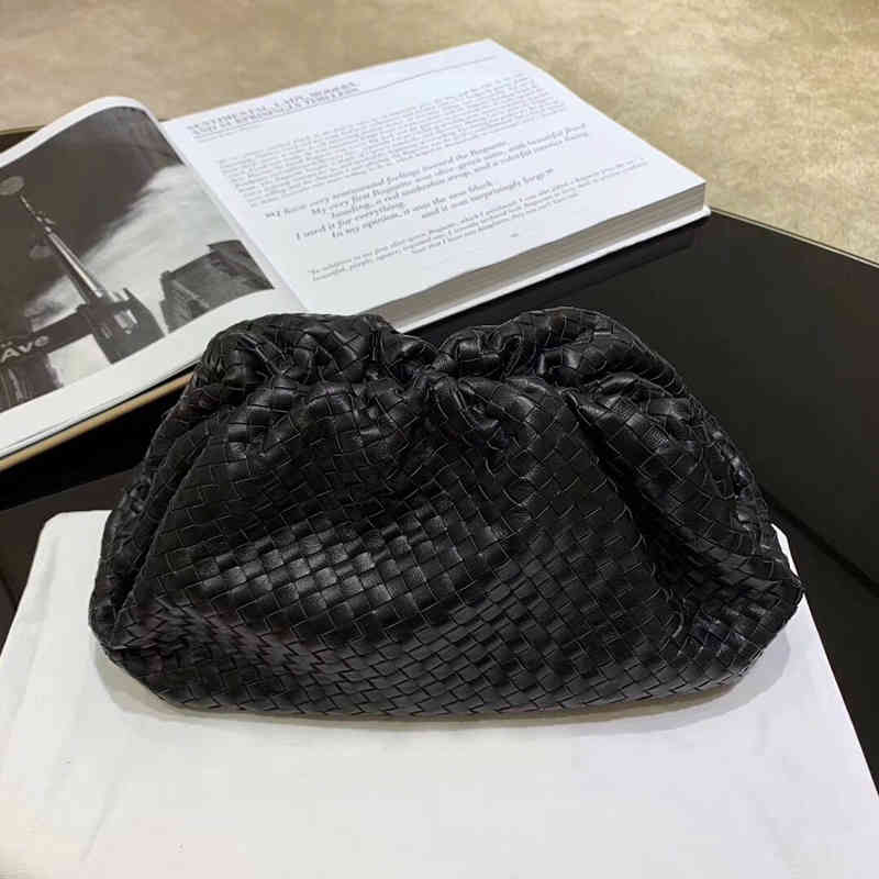 Bottegas bags Veneats Women Evening clutch Designer Handbags Purse fashion Lady Woven leather cloud bag have a logo, Black
Bottegas bags Veneats Women Evening clutch Designer Handbags Purse fashion Lady Woven leather cloud bag have a logo, Black