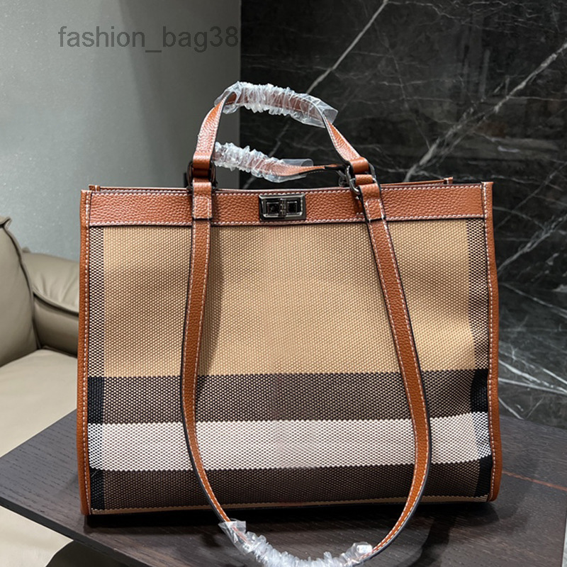 Evening Bags Large Capacity Shoulder Bag Women Shopping Tote Bags Classic Stripes Leather Canvas Square Buckle Pocket Top Quality Handbags Purse Brown
Evening Bags Large Capacity Shoulder Bag Women Shopping Tote Bags Classic Stripes Leather Canvas Square Buckle Pocket Top Quality Handbags Purse Brown