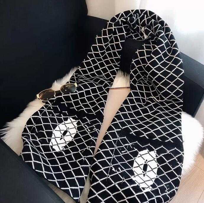 Women Cashmere Scarf Solid Thick Warm Casual Winter Scarves for Ladies Letter Print Pashmina Shawls Wraps High Quality Wool Scarfs
Women Cashmere Scarf Solid Thick Warm Casual Winter Scarves for Ladies Letter Print Pashmina Shawls Wraps High Quality Wool Scarfs
