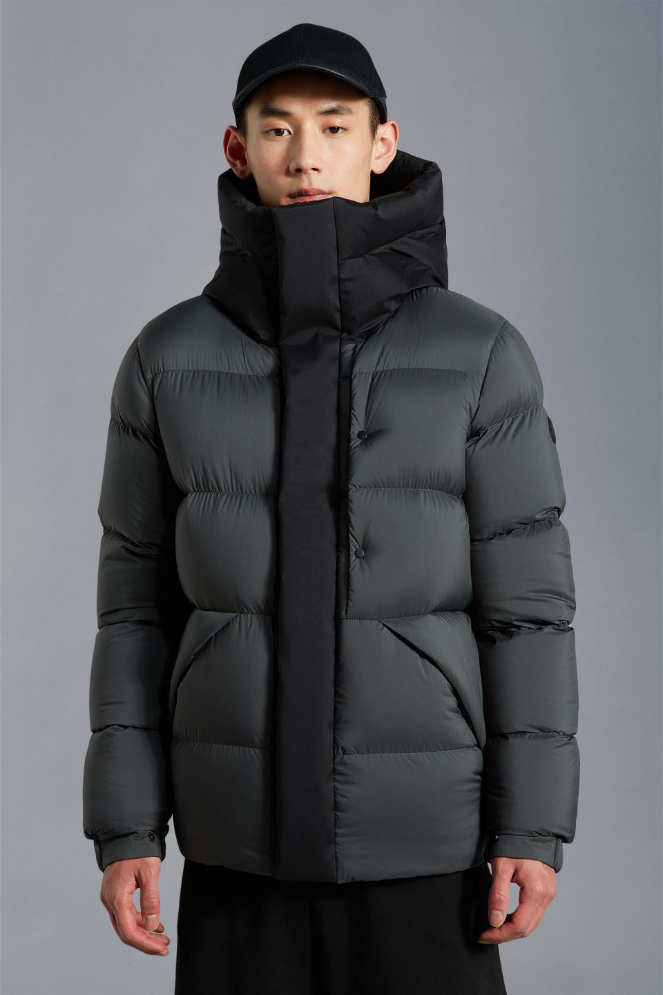 "Madeira" 23SS mens down jacket Designers Men S Clothing 3 Colors TOPQuality France Tide Brand coats size1-5, Black
"Madeira" 23SS mens down jacket Designers Men S Clothing 3 Colors TOPQuality France Tide Brand coats size1-5, Black