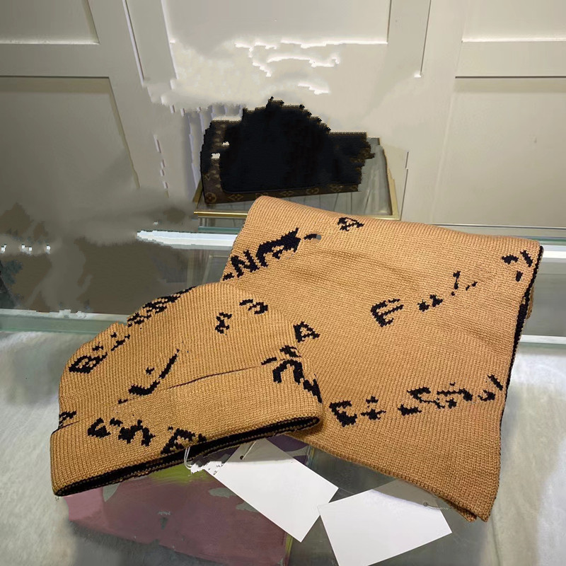 2022 Designer New Hats Scarves Sets men women 2 piece Suit Warm Beanie Scarves Winter knitted hat Fashion Accessories high-end gift box 885
2022 Designer New Hats Scarves Sets men women 2 piece Suit Warm Beanie Scarves Winter knitted hat Fashion Accessories high-end gift box 885