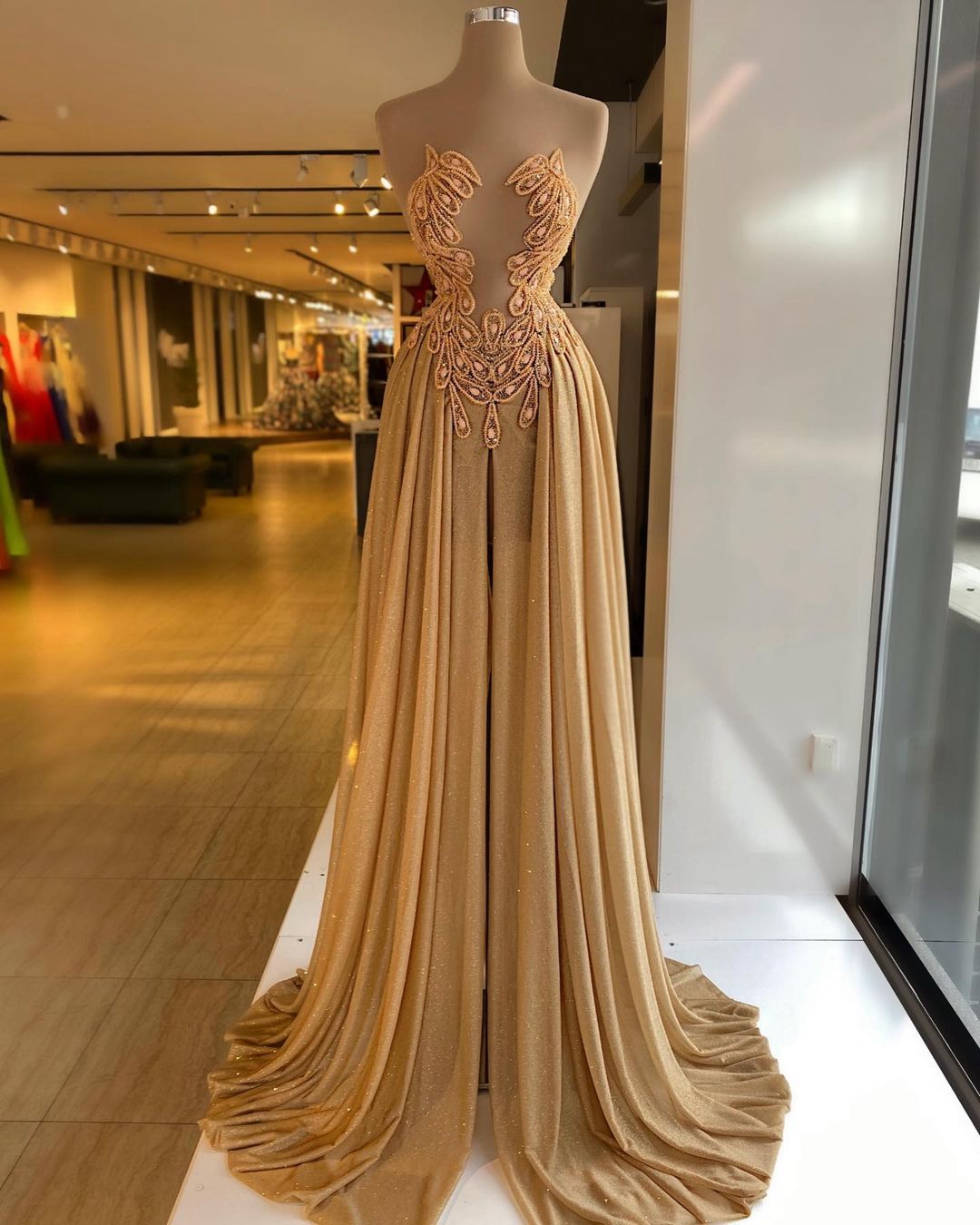 Champagne Prom Dresses Lace Sleeveless Strapless V Neck Appliques Sequins Beaded Evening Dresses Sexy Floor Length Evening Dress Party Gowns Plus Size Custom Made, Same as picture
Champagne Prom Dresses Lace Sleeveless Strapless V Neck Appliques Sequins Beaded Evening Dresses Sexy Floor Length Evening Dress Party Gowns Plus Size Custom Made, Same as picture
