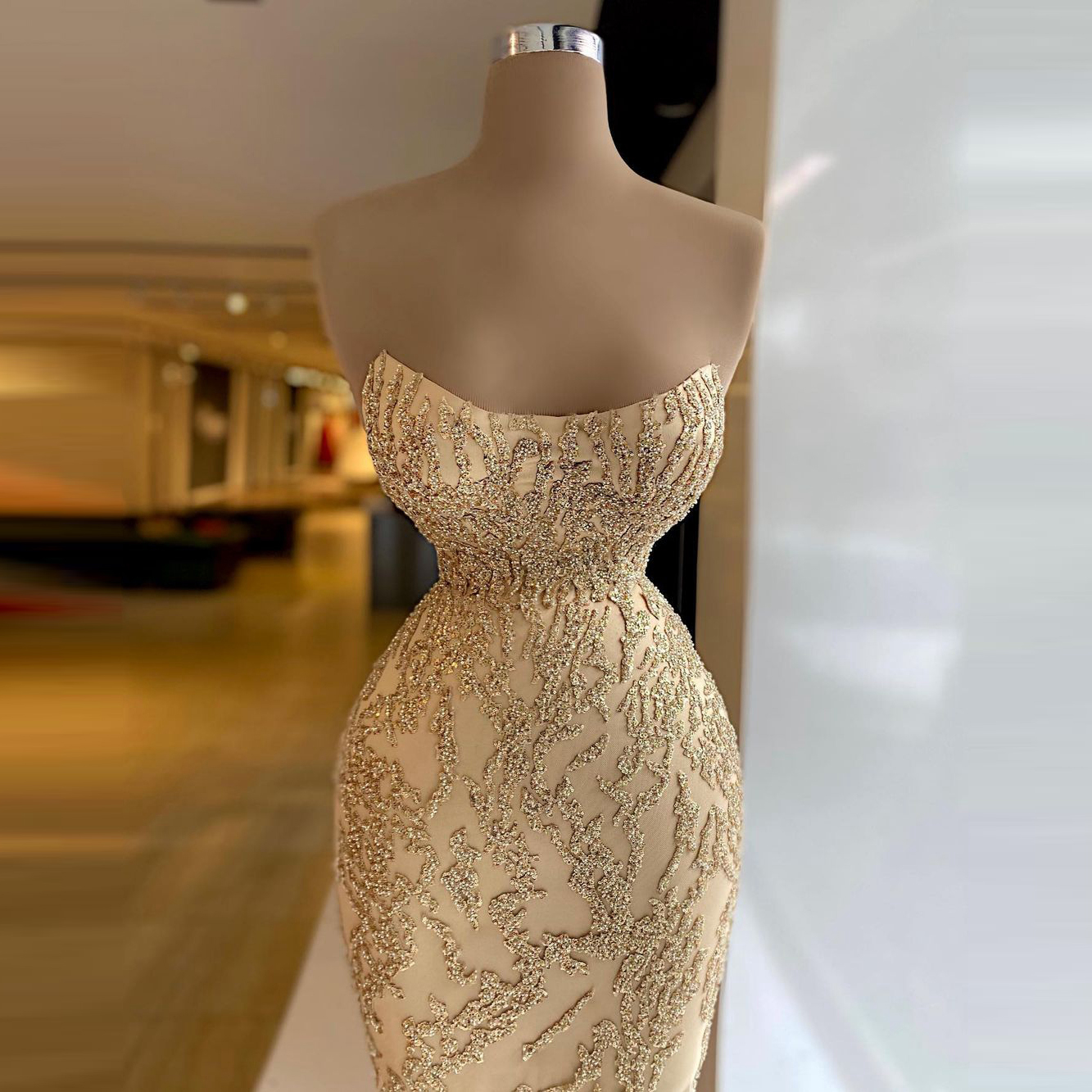 Champagne Prom Dresses Lace Sleeveless Strapless Bateau Appliques Sequins Beaded Evening Dresses Sexy Hollow Floor Length Party Gowns Plus Size Custom Made, Same as image
Champagne Prom Dresses Lace Sleeveless Strapless Bateau Appliques Sequins Beaded Evening Dresses Sexy Hollow Floor Length Party Gowns Plus Size Custom Made, Same as image