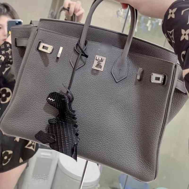 Designer Handbag Herme Birkins Bag h Family Famous Brand Semi Manual Wax Wire Tin Ware Gray Platinum Silver Buckle Powder Good-looking High-grade Tote Bag, Gold brown 25 specification semi
Designer Handbag Herme Birkins Bag h Family Famous Brand Semi Manual Wax Wire Tin Ware Gray Platinum Silver Buckle Powder Good-looking High-grade Tote Bag, Gold brown 25 specification semi
