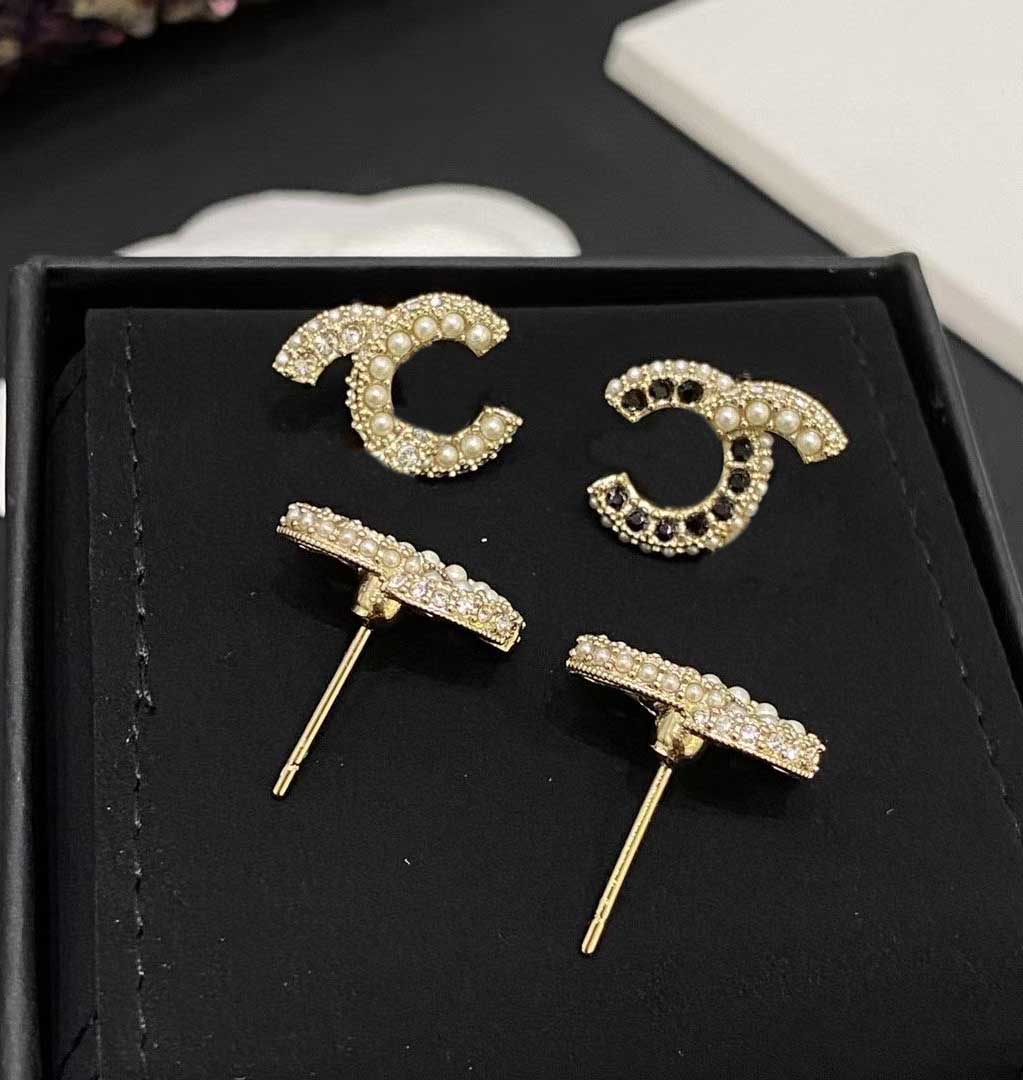 2022 Luxury quality Charm stud earring with nature shell beads and black color have box stamp PS7199A