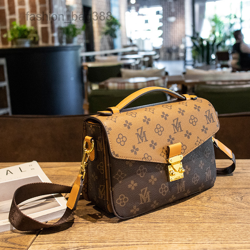 Evening Bags Luxury design Presbyterian single shoulder Crossbody Bag Women's fashion retro style small square bag printed Mosaicolor handbag