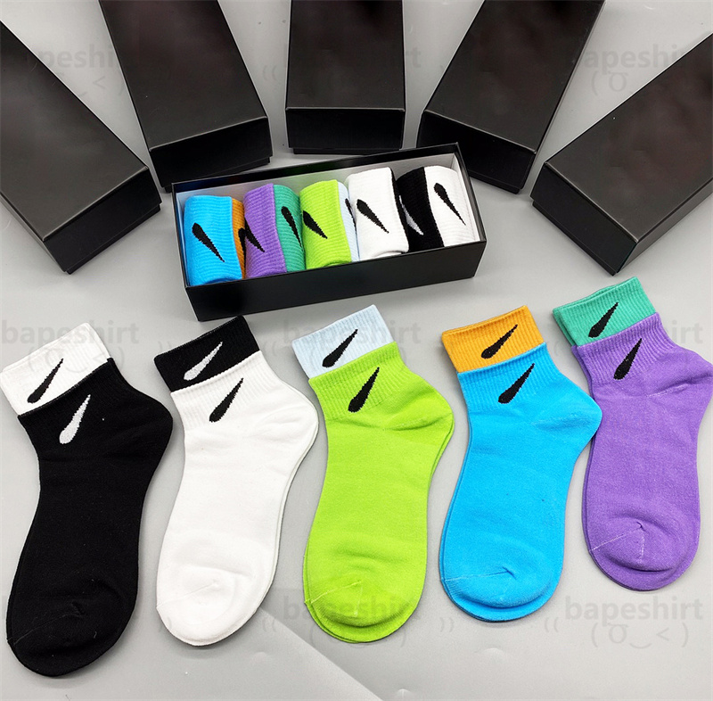 Color Matching Stockings Hipster Designer Women's and Men's Socks Outdoor Windproof Warm Luxury Fabric Comfortable High Quality Hosiery, Colorful
Color Matching Stockings Hipster Designer Women's and Men's Socks Outdoor Windproof Warm Luxury Fabric Comfortable High Quality Hosiery, Colorful