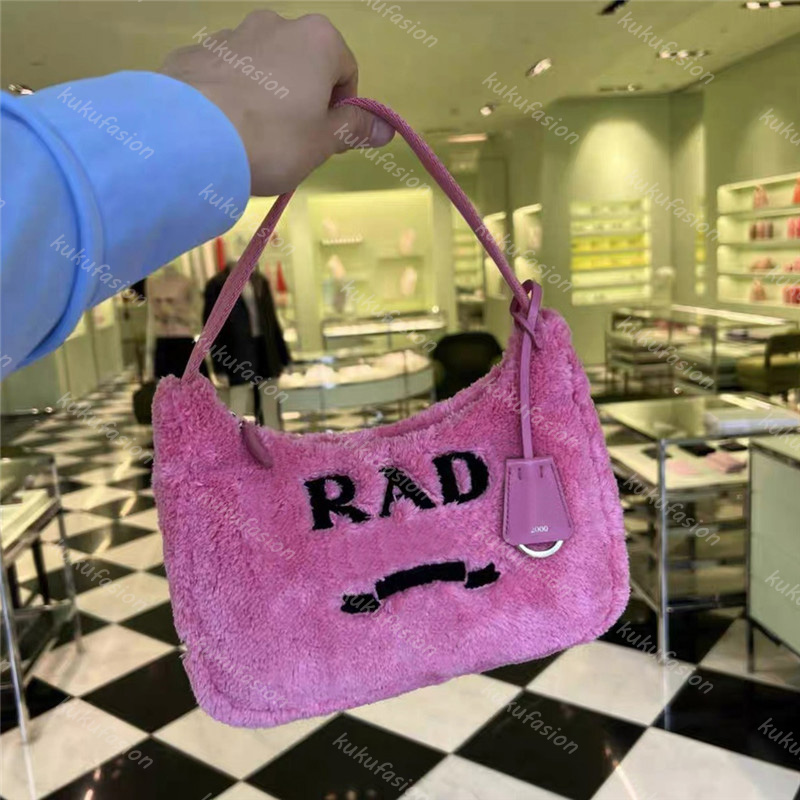 Winter Shoulder Bags Women Designer Teddy Hobo P Totes Fashion Fuzzy Handbags Purses Downy Girls Clutch Tote Fluffy Handbag Hobos 2000, Pink
Winter Shoulder Bags Women Designer Teddy Hobo P Totes Fashion Fuzzy Handbags Purses Downy Girls Clutch Tote Fluffy Handbag Hobos 2000, Pink