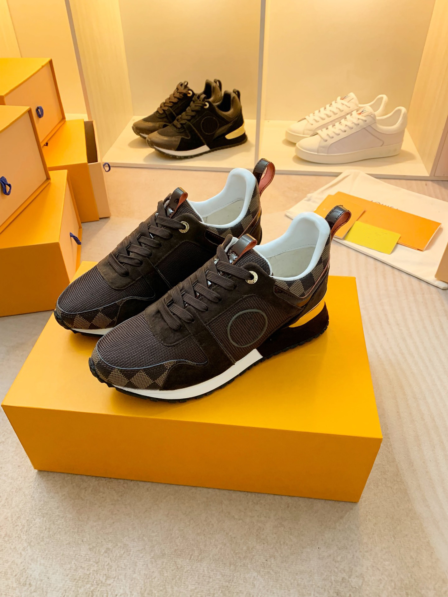 Sneakers Shoe Casual Shoes Training Shoes Boots Leather Denim Mesh Designer Breathable Circle Pattern Running Slippers Lightweight Men Women And Stylish With Box, As picture
Sneakers Shoe Casual Shoes Training Shoes Boots Leather Denim Mesh Designer Breathable Circle Pattern Running Slippers Lightweight Men Women And Stylish With Box, As picture