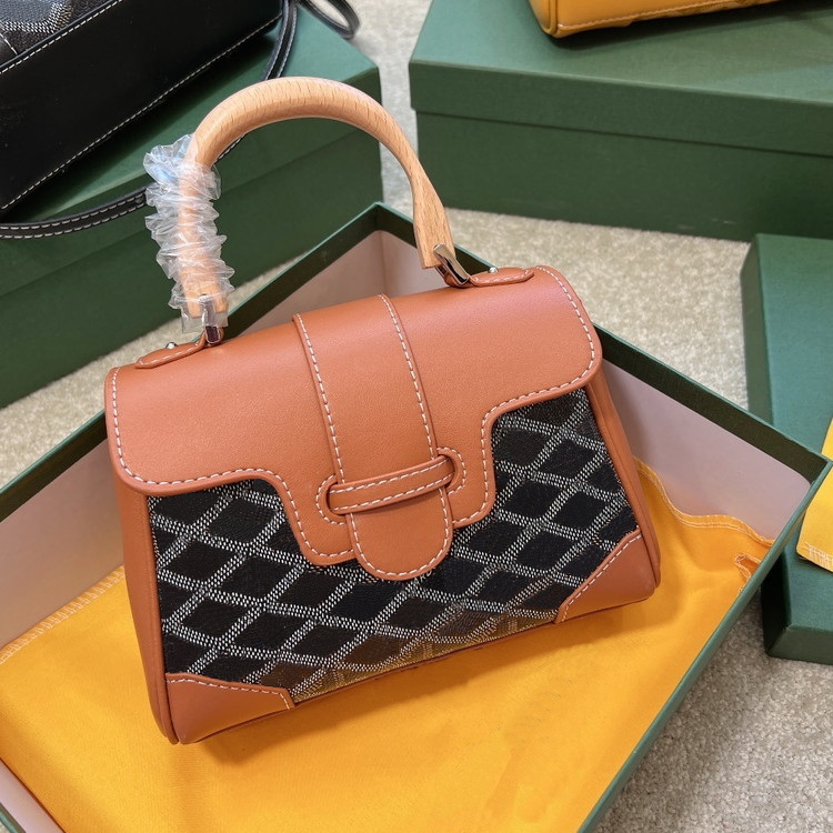 Designers Bags Womens Shoulder Crossbody Messenger Quilted Heart Purses Wallets Goy Mini Saigon Bag Wooden Handle lady evening handbags, Packaging bag
Designers Bags Womens Shoulder Crossbody Messenger Quilted Heart Purses Wallets Goy Mini Saigon Bag Wooden Handle lady evening handbags, Packaging bag