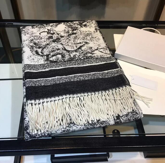 Fashion Design woman cashmere scarf Men and Women winter scarves ladies Shawls Big Letter pattern wool Landscape animal Print Pashminas 70cm X 180cm
Fashion Design woman cashmere scarf Men and Women winter scarves ladies Shawls Big Letter pattern wool Landscape animal Print Pashminas 70cm X 180cm