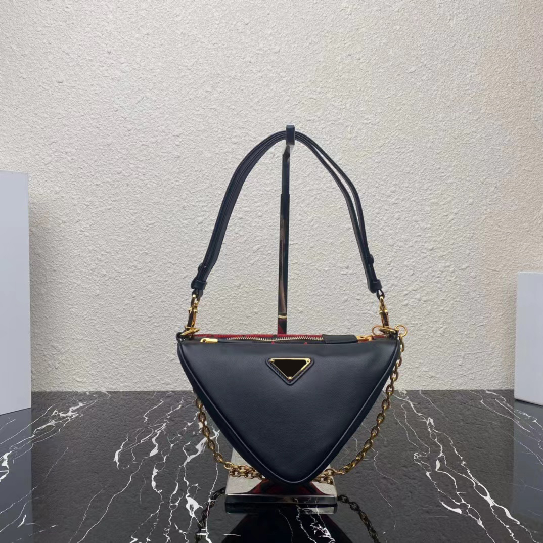 Lingge full leather twin bag calfskin hand chain bag ladies triangle fashion new retro luxury designer popular all-match diagonal shoulde handbag quality Black bags, Box
Lingge full leather twin bag calfskin hand chain bag ladies triangle fashion new retro luxury designer popular all-match diagonal shoulde handbag quality Black bags, Box