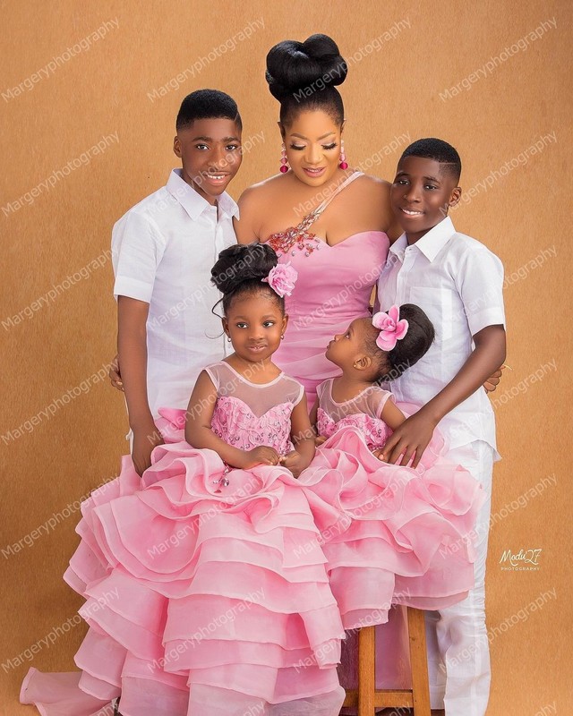 Family Matching Outfits Sweet Mother And Daughter Pink Tulle Prom Dresses For Pography Charm Ruffles Tiered Mom And Kids Wedding Party Ball Gowns 2209