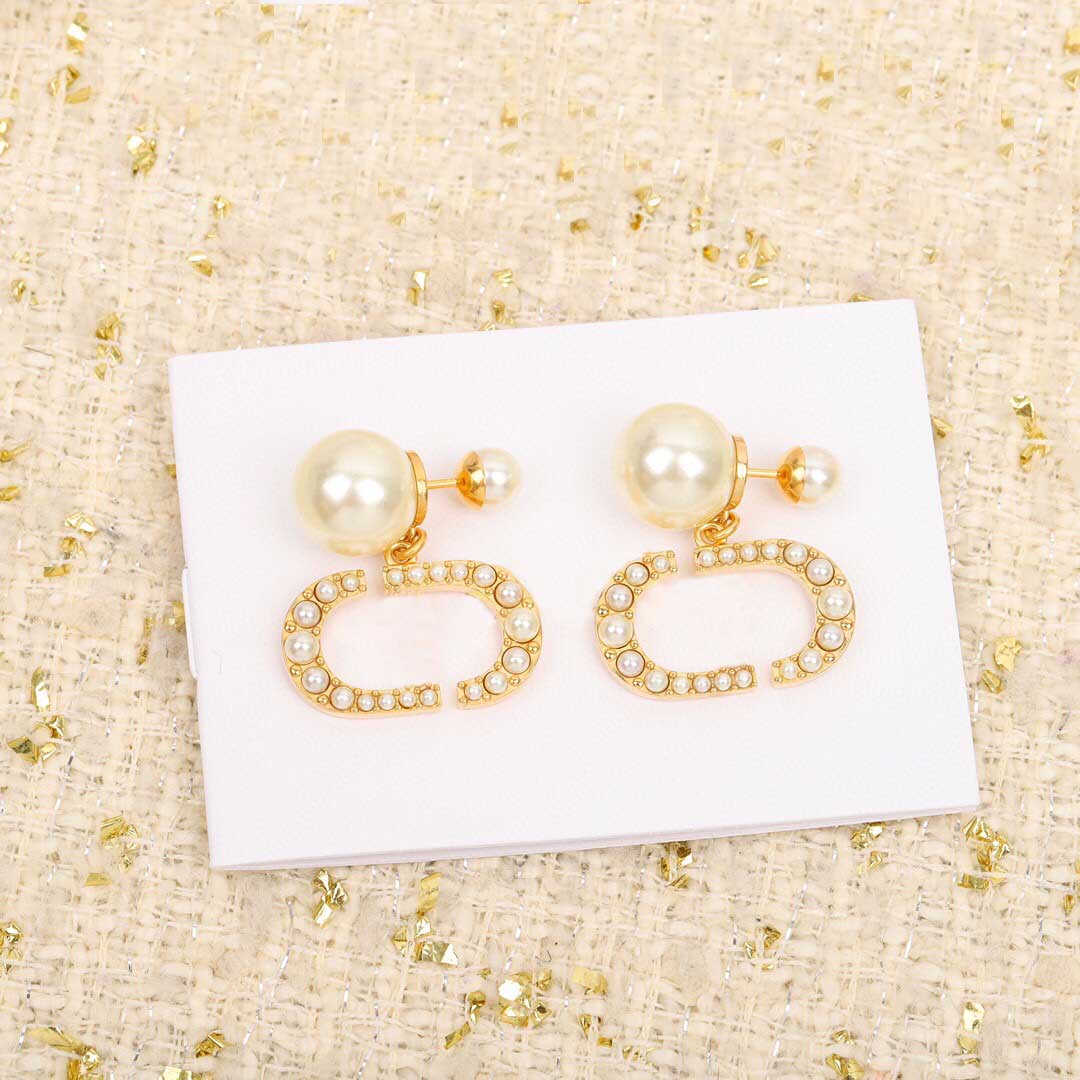 2022 Luxury quality Charm drop earring with nature shell beads in 18k gold plated have box stamp PS3396A
2022 Luxury quality Charm drop earring with nature shell beads in 18k gold plated have box stamp PS3396A