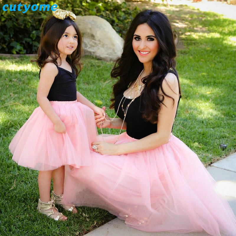 Family Matching Outfits Matching Mom And Daughter Family Clothes Dresses Sleeveless Pink Mesh Patckwork Tutu Dress For Princess Mommy And Me Outfits 2