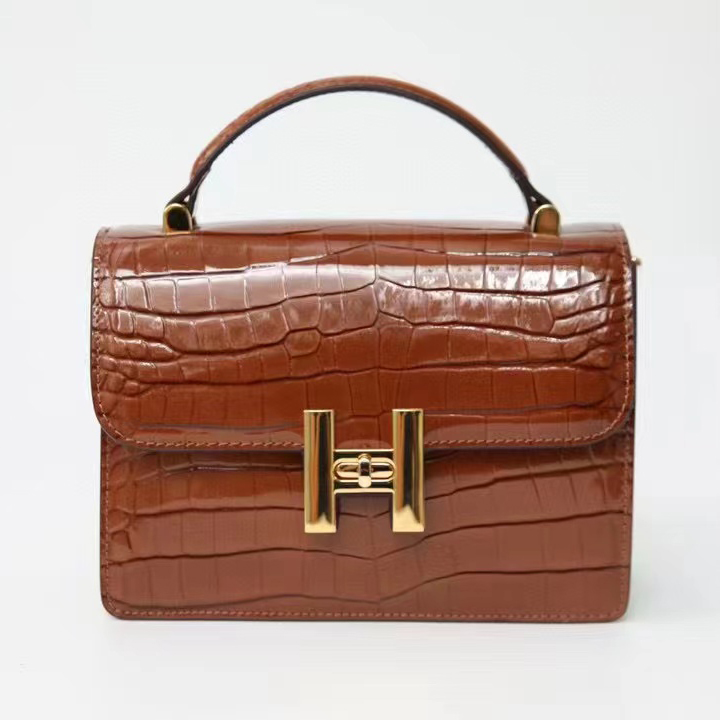 Crocodile leather bags alligator handbags Custom handmade shiny luxury Serpentine designers women Shell tote bag handbag purse work lady d sling fashion Khaki bag, Box
Crocodile leather bags alligator handbags Custom handmade shiny luxury Serpentine designers women Shell tote bag handbag purse work lady d sling fashion Khaki bag, Box