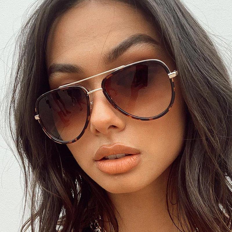 Sunglasses Fashion Pilot Women 2022 Luxury Designer Trendy Leopard Brown Sun Glasses Shades UV400 Unique Gradient Eyewear Gafas
Sunglasses Fashion Pilot Women 2022 Luxury Designer Trendy Leopard Brown Sun Glasses Shades UV400 Unique Gradient Eyewear Gafas