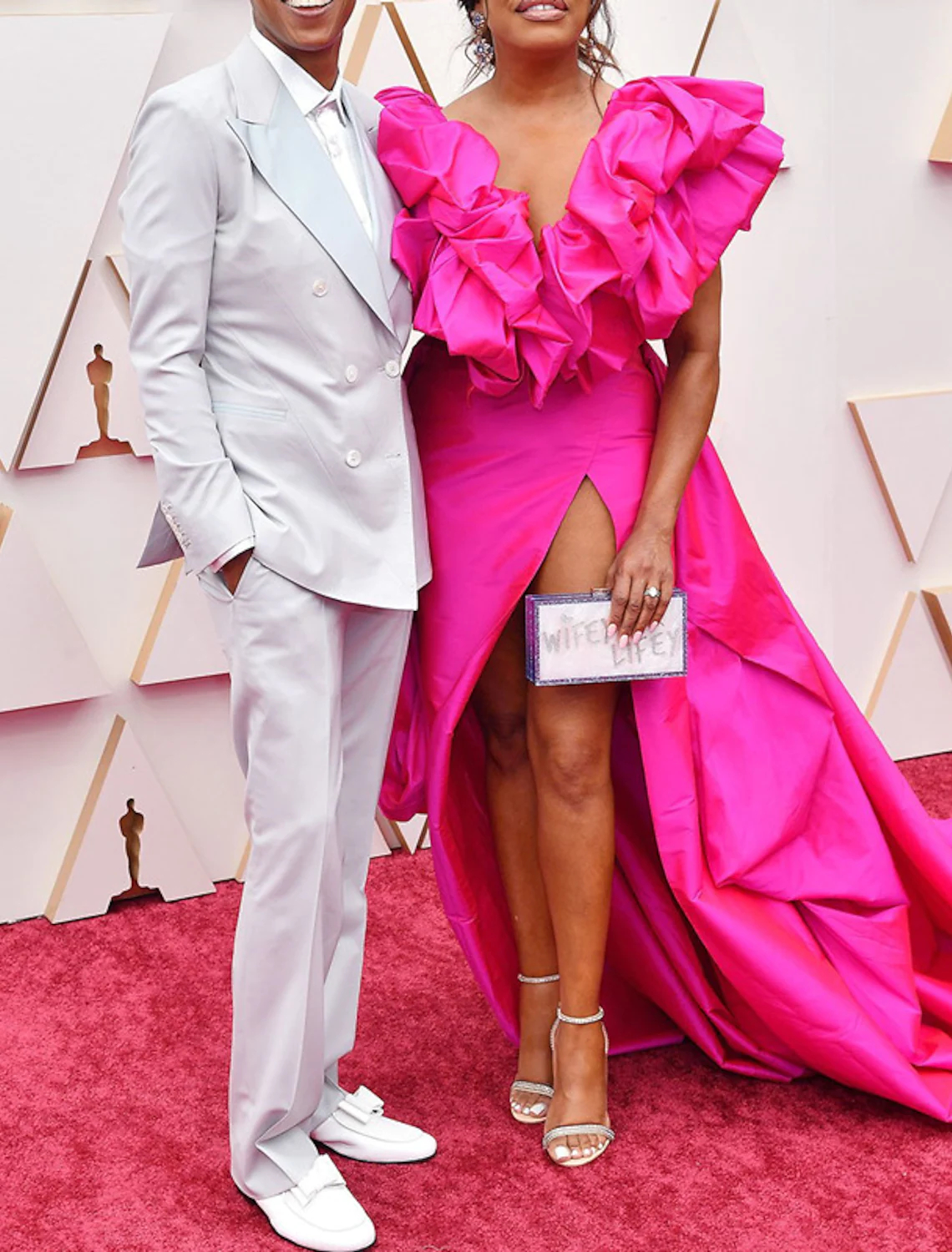 Charming Fuchsia Mermaid Evening Dresses Ruffles V Neck Taffeta High Side Slit Celebrity Party Dress Prom Gowns Court Train Women Long Special Occasio