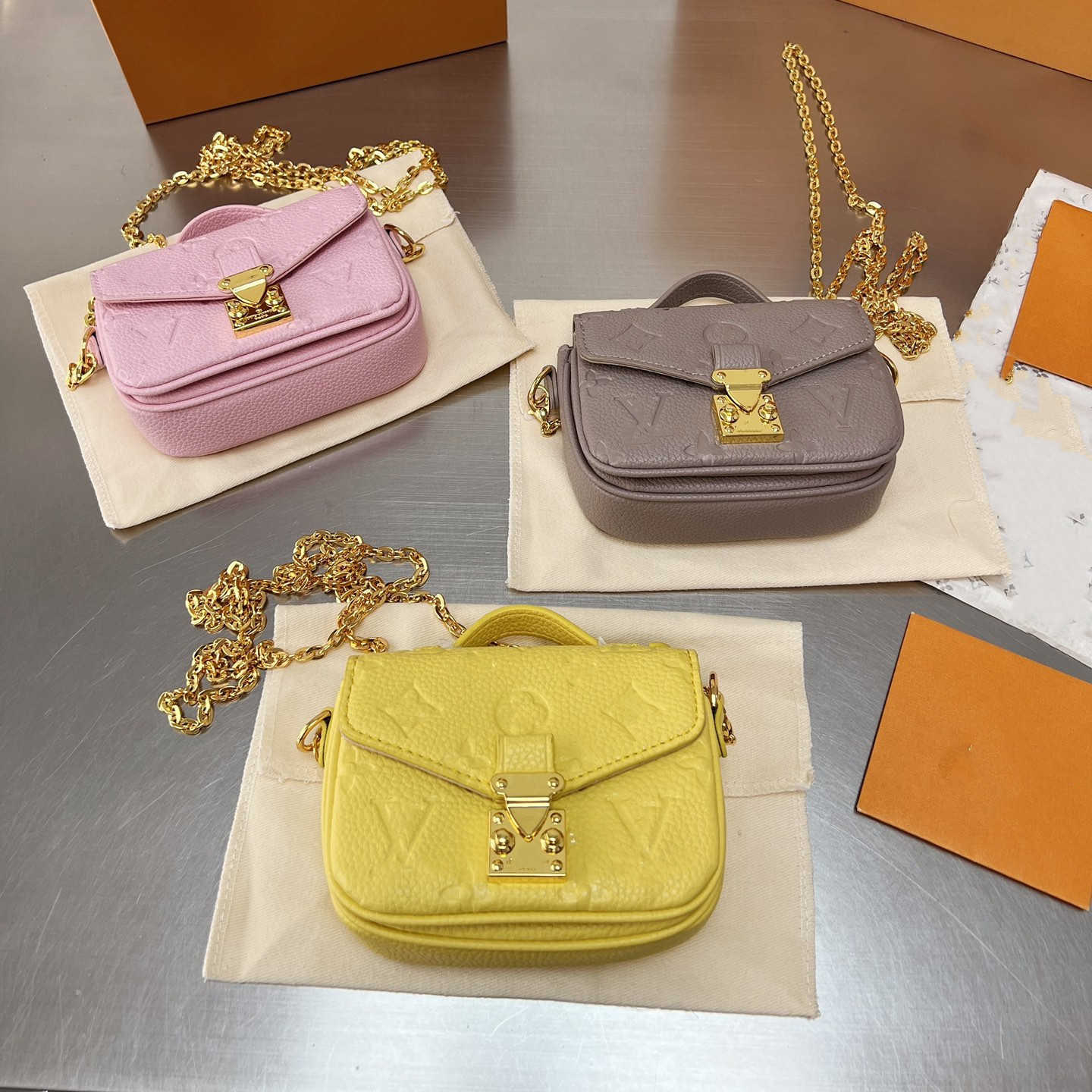 Evening Bags Micro Metiss POCHETTE Designers Women Bag Classic Mini messenger Bags Flap Square Genuine Leather Chains Embossed Monograms Th, Grey
Evening Bags Micro Metiss POCHETTE Designers Women Bag Classic Mini messenger Bags Flap Square Genuine Leather Chains Embossed Monograms Th, Grey