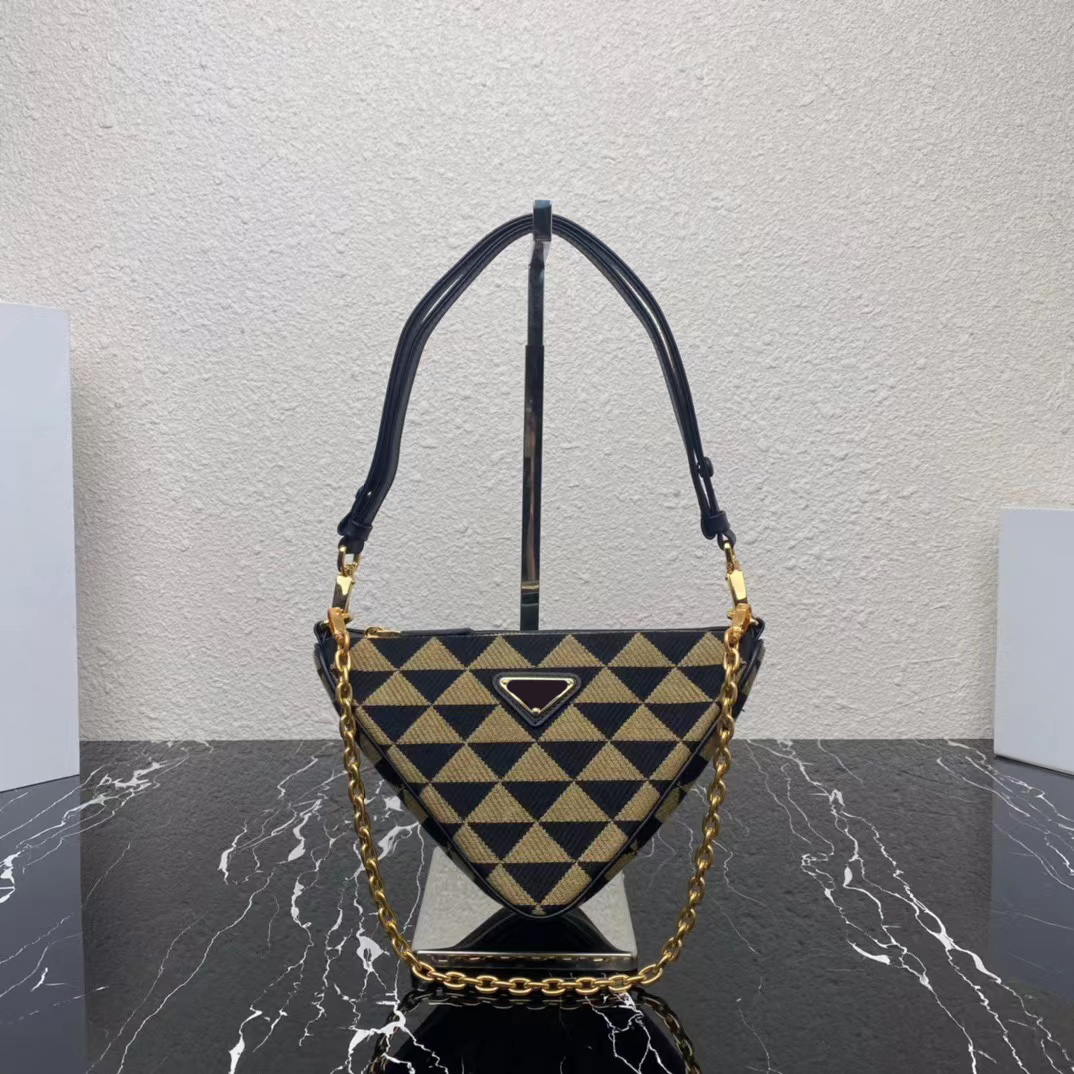 Lingge full leather twin bag calfskin hand chain bag ladies triangle fashion new retro luxury designer popular all-match diagonal shoulde handbag quality Khaki bags, Box
Lingge full leather twin bag calfskin hand chain bag ladies triangle fashion new retro luxury designer popular all-match diagonal shoulde handbag quality Khaki bags, Box