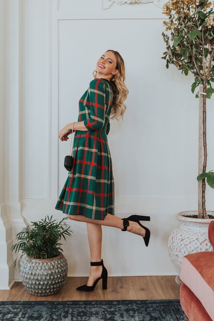 Family Matching Outfits Winter Mommy and Daughter Doll Neck Plaid Outfits Year Christmas Family Matching Dresses Look Festival Dress 220914
