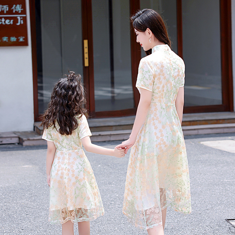 Family Matching Outfits Flower Embroidery Tulle Slim Dress Summer Mom And Daughter Matching Family Outfits Chinese Traditional Qipao Woman Girl Clothe