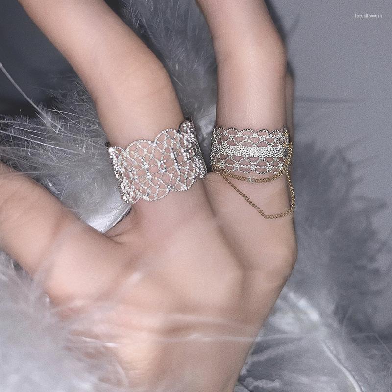 Cluster Rings 2022 Korean Style Versatile White Hollow Chain Ring Fashion Simple Open Female Jewelry
Cluster Rings 2022 Korean Style Versatile White Hollow Chain Ring Fashion Simple Open Female Jewelry