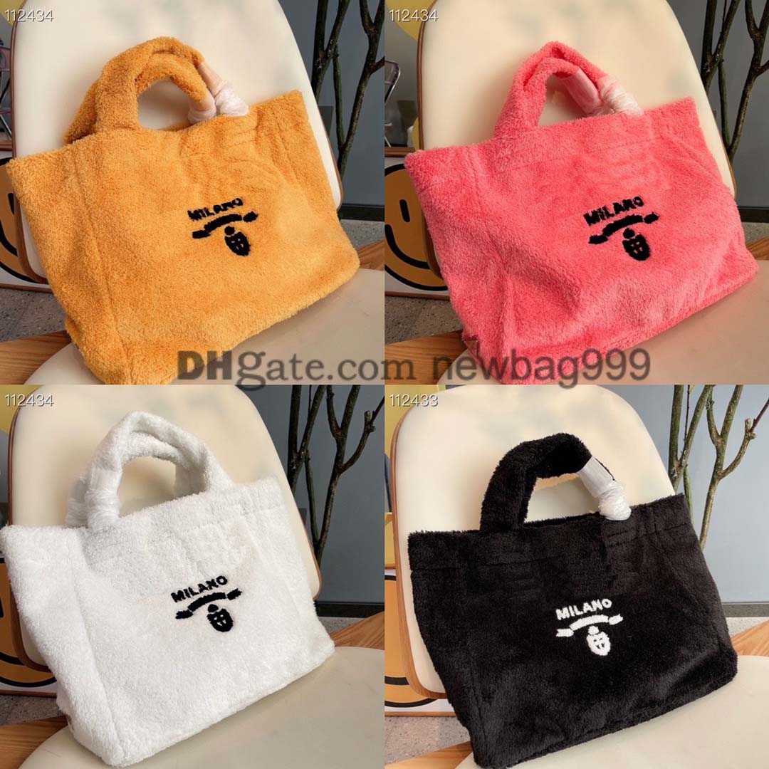Luxury Designer Winter Women Tote Bag Underarm Bag Female Plush Autumn Handbag Soft Warm Fur Totes Purse For Lady Handbags, Pink
Luxury Designer Winter Women Tote Bag Underarm Bag Female Plush Autumn Handbag Soft Warm Fur Totes Purse For Lady Handbags, Pink