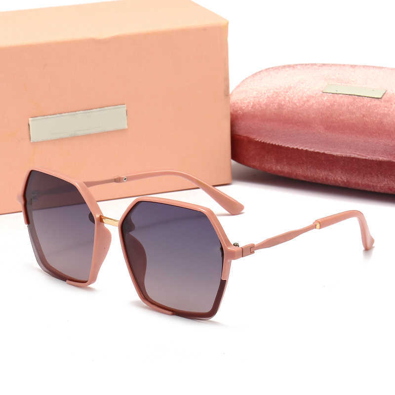 Whilesale High Quality Luxury Sunglasses UV400 Designer Sunglasses for Men and Women Fashiion Summer Sunshade Glasses Outdoor Sun Glass With
Whilesale High Quality Luxury Sunglasses UV400 Designer Sunglasses for Men and Women Fashiion Summer Sunshade Glasses Outdoor Sun Glass With