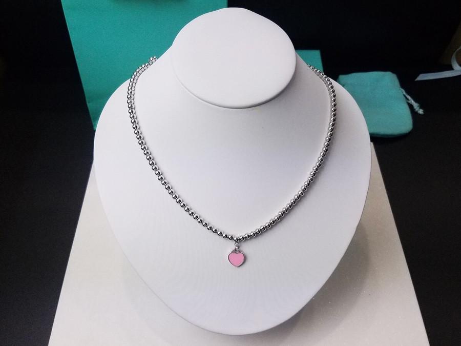 tiffany Brand Designer style Famous Brand Heart Pendant Necklace Hot Selling Red Pink Green Enamel filled Nectarine Beads Chain Necklaces with box
tiffany Brand Designer style Famous Brand Heart Pendant Necklace Hot Selling Red Pink Green Enamel filled Nectarine Beads Chain Necklaces with box