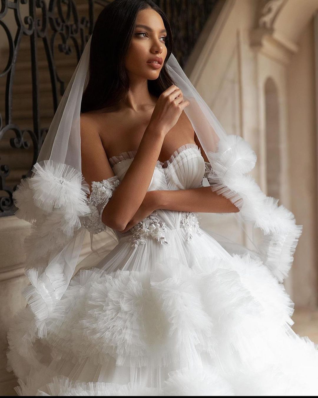 Luxury Wedding Dress Custom Made Off The Shoulder Beads Crystal Ball Gown Tiered Ruffle Puffy Bridal Dresses