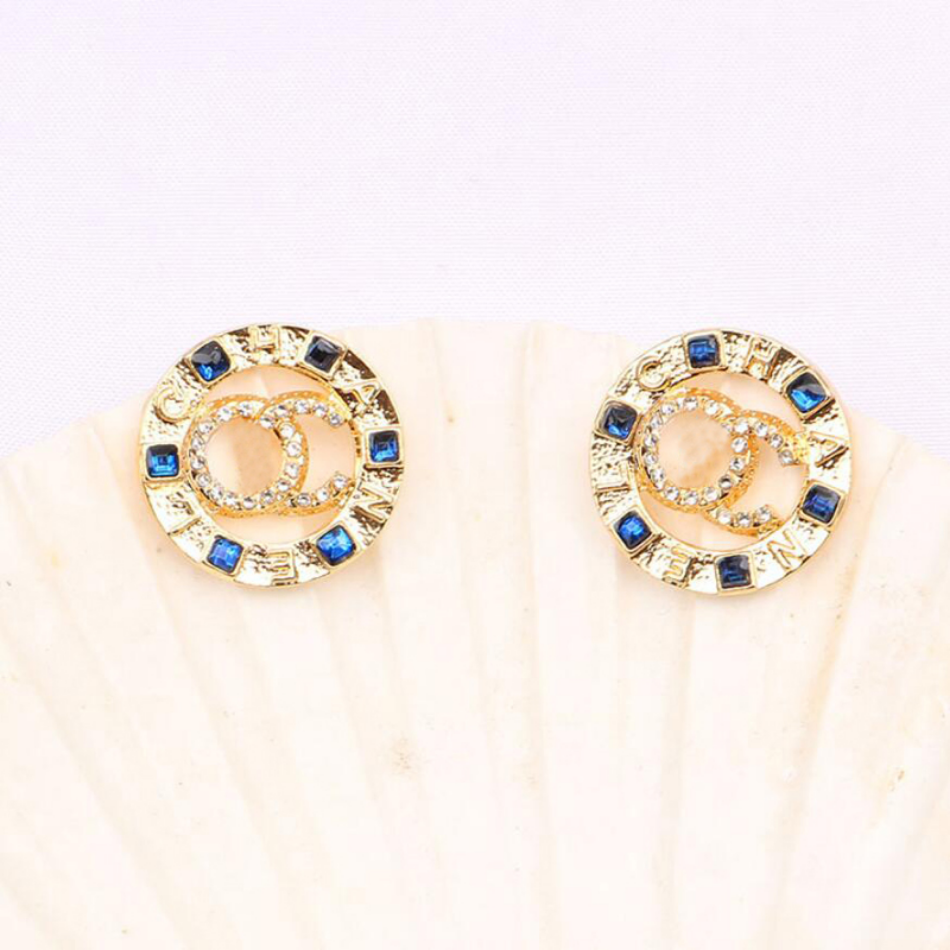 Fashion Womens 18K Gold Plated Ear Stud Earrings Brand Designers Geometry Double Letters Luxury Women Crystal Rhinestone Earring Wedding Party Jewerlry ER0222
Fashion Womens 18K Gold Plated Ear Stud Earrings Brand Designers Geometry Double Letters Luxury Women Crystal Rhinestone Earring Wedding Party Jewerlry ER0222