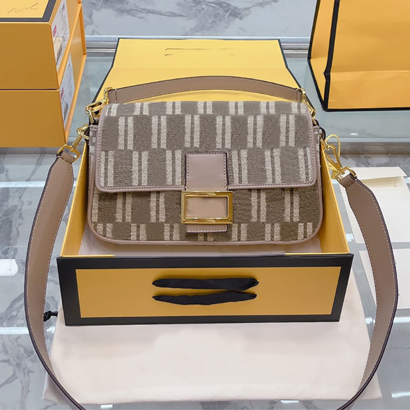 Crossbody Baguette Bags Brocade Cloth Handbag Women Shoulder Messenger Bag Purse Gold Metal Embroidered Letters Removable Leather Strap Pouch, Gift box (not sold separately)
Crossbody Baguette Bags Brocade Cloth Handbag Women Shoulder Messenger Bag Purse Gold Metal Embroidered Letters Removable Leather Strap Pouch, Gift box (not sold separately)