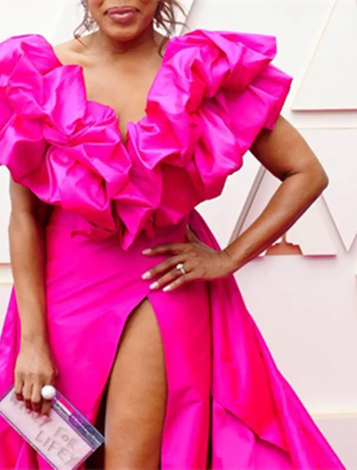 Charming Fuchsia Mermaid Evening Dresses Ruffles V Neck Taffeta High Side Slit Celebrity Party Dress Prom Gowns Court Train Women Long Special Occasio