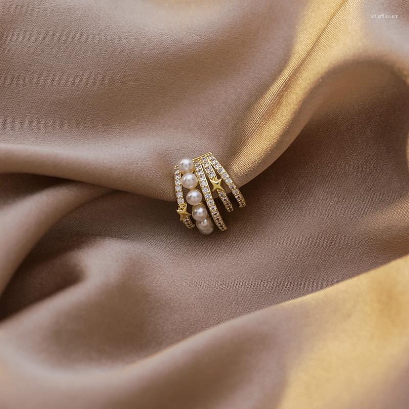 Stud Earrings Korean Exquisite Multi-layer Circle Pearl Five Pointed Star Earbone Clip Fashion Temperament Small Women's Jewelry
Stud Earrings Korean Exquisite Multi-layer Circle Pearl Five Pointed Star Earbone Clip Fashion Temperament Small Women's Jewelry