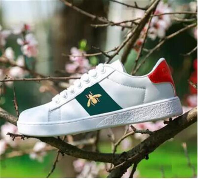 Hot sell 2022 new embroidery white shoes women Fashion breathable wild sports Dress flat shoes couple sneakers, Black
Hot sell 2022 new embroidery white shoes women Fashion breathable wild sports Dress flat shoes couple sneakers, Black