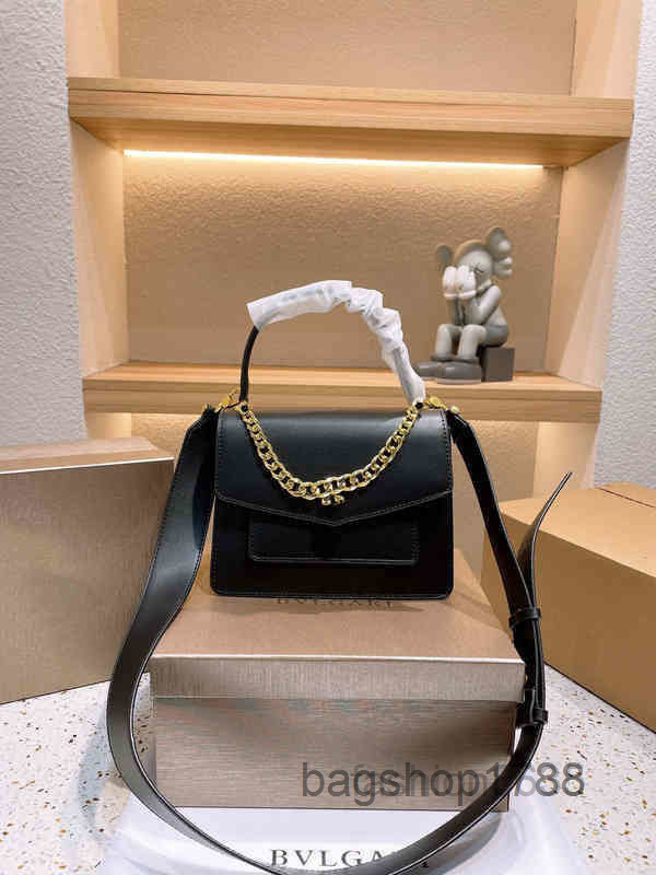 Ladies Evening Bags Bags Shoulder Luxury Collocation Crossbody Purse Business Brand Chain Lady Messenger Classic Handbag Tote 220314Multi P, Red
Ladies Evening Bags Bags Shoulder Luxury Collocation Crossbody Purse Business Brand Chain Lady Messenger Classic Handbag Tote 220314Multi P, Red